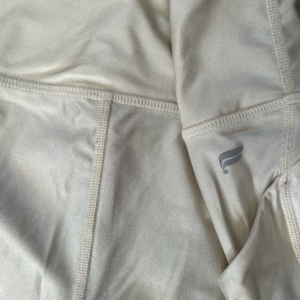Fabletics Oasis High Waisted Shine 7/8 Legging